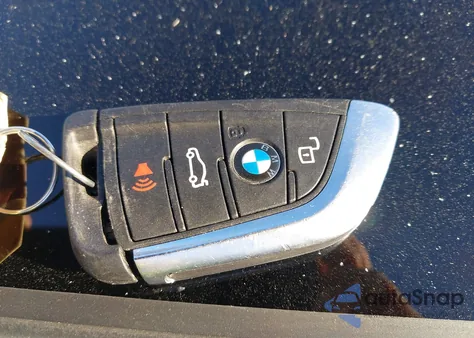 2021 BMW 330I xDrive z USA, uszkodzony, nr VIN 3MW5R7J0XM8B48166